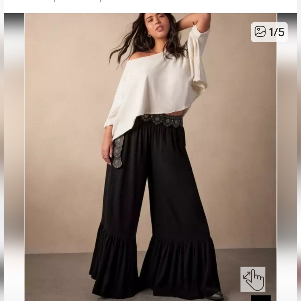 🆕️🦋 TORRID FESTI TIERED FLARE PANTS🦋